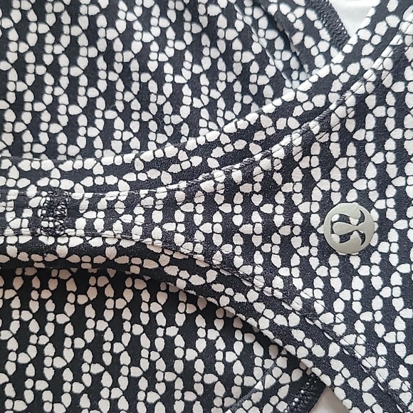 Lululemon Cool Racerback II Nulu in Monochromic Black, Size 6 - Picture 7 of 7